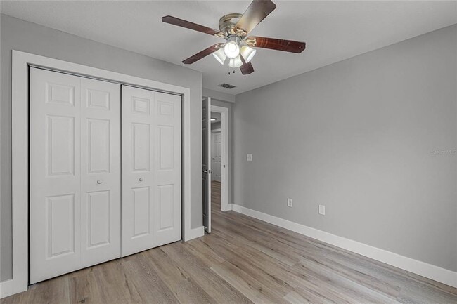 Building Photo - 13550 Laranja St