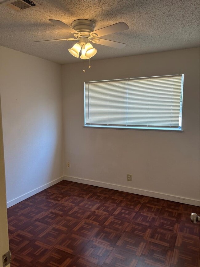 Building Photo - 3103 Edgedale Dr