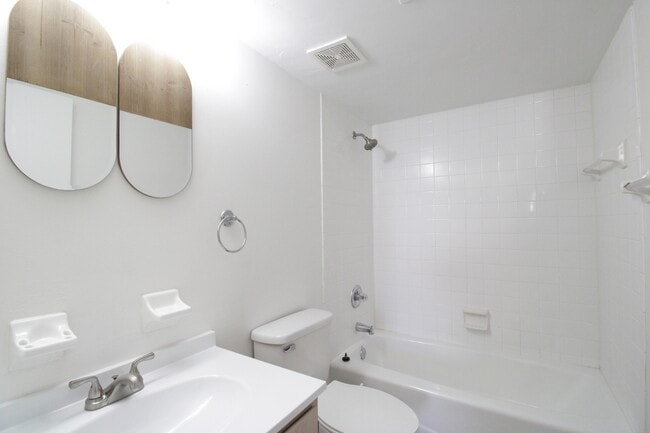 Building Photo - 2360 SW Archer Rd