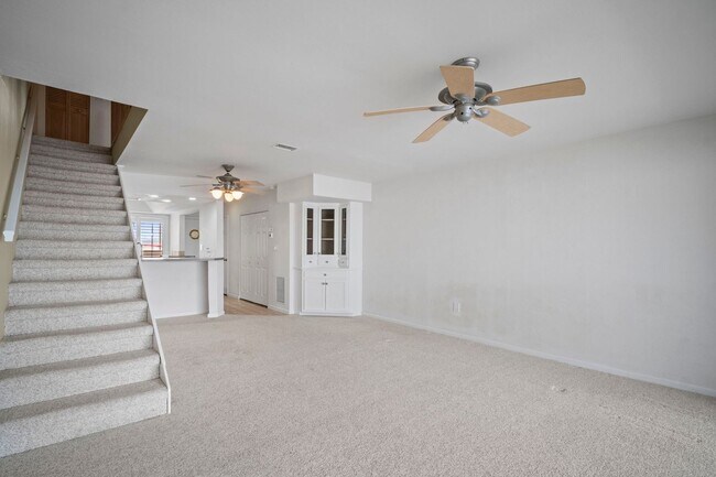 Building Photo - Stunning 2-bedroom, 2-bathroom condo with ...