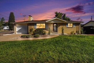 Building Photo - Charming Home w/Updated Kitchen and Yard B...