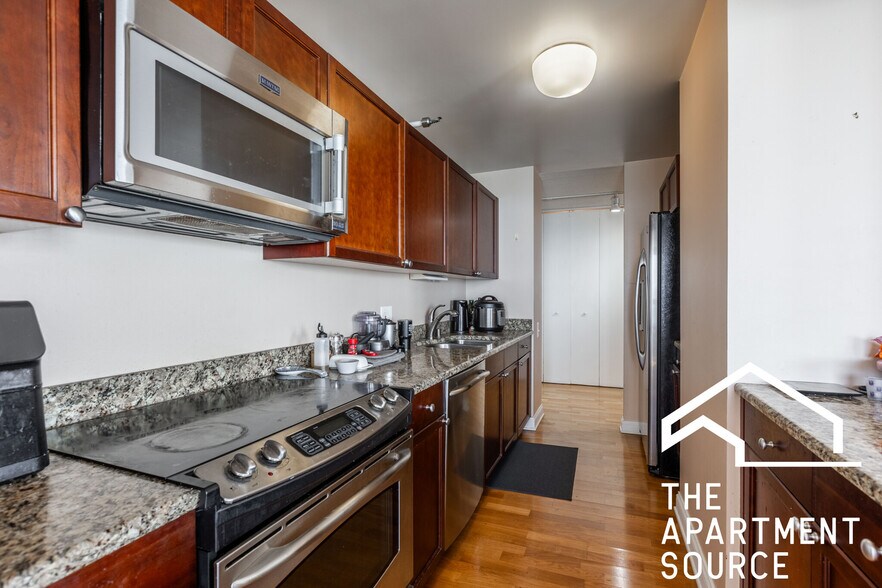 Building Photo - 474 N Lake Shore Dr