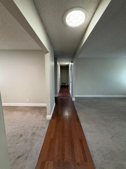 Building Photo - 1209 St Louis Dr