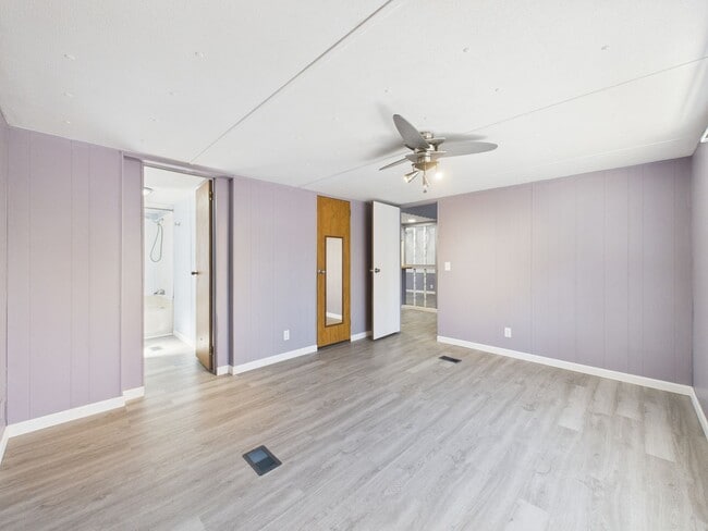 Building Photo - 3 Bedroom, 2 Bathroom Rental