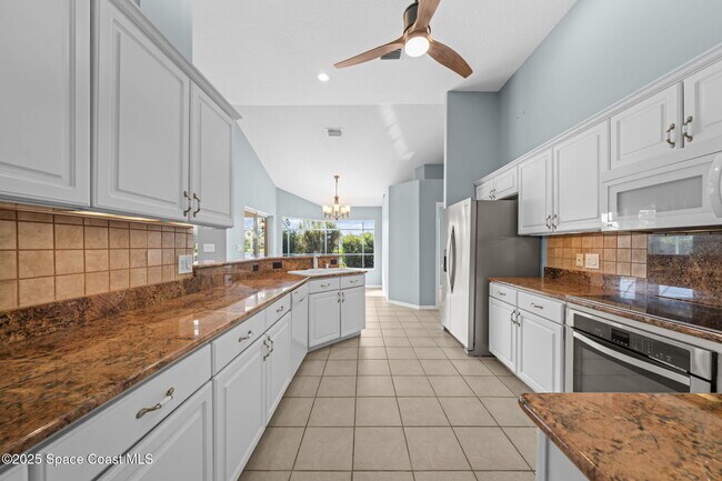 Building Photo - 908 Fostoria Dr