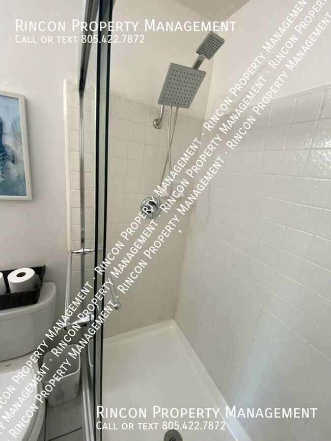 Building Photo - ONE BEDROOM RENTAL with Ensuite Bathroom a...