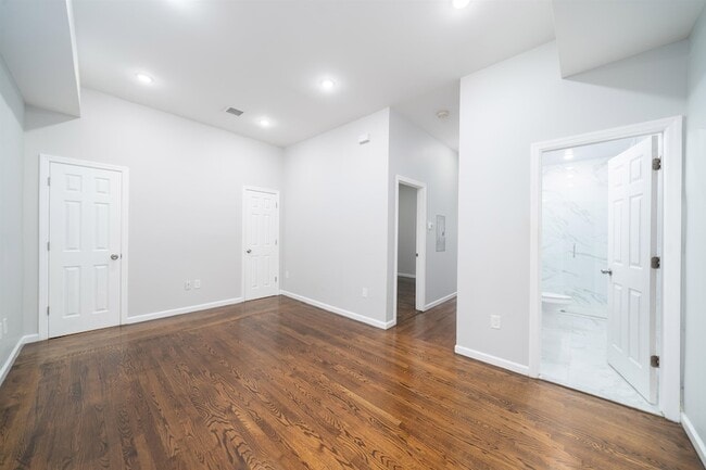 Building Photo - 408 Monastery Pl