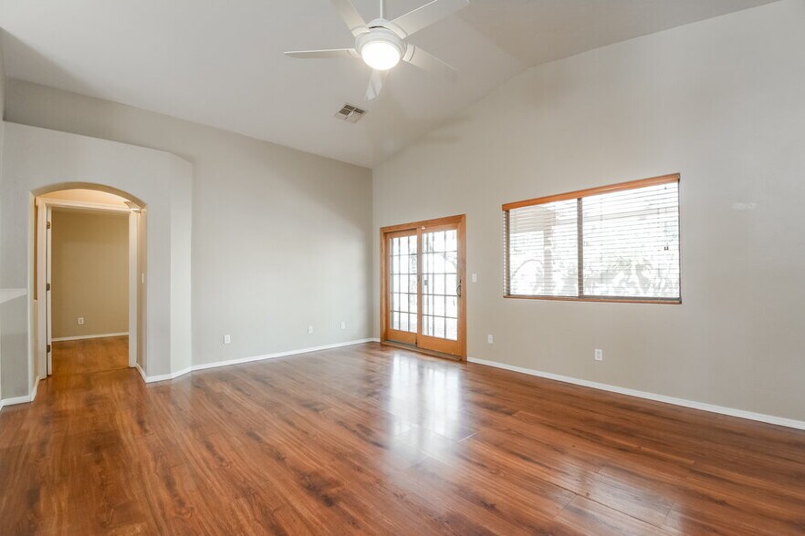 Building Photo - 8506 N Sayante Way