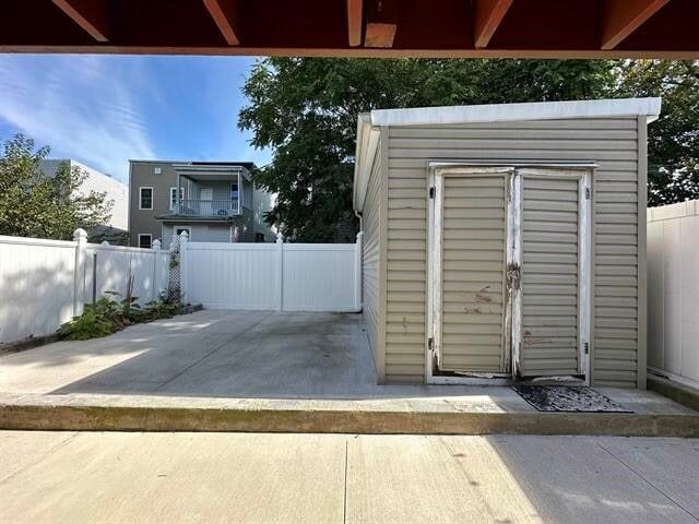 Building Photo - 374 Cator Ave