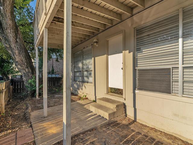 Building Photo - 5053 Ridglea Ln