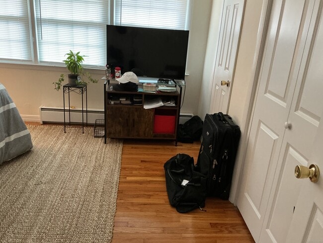 Building Photo - 38 Garden Ln