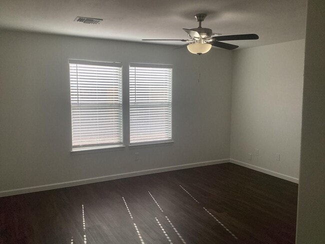 Building Photo - 9023 Grand Villa Ln