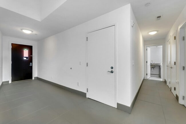 Building Photo - 22 Vela Way