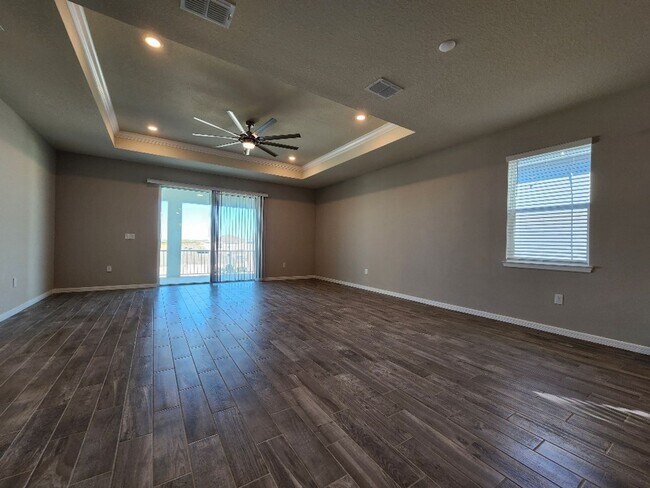 Building Photo - Gorgeous 3-Bedroom, 2-Bathroom Home in Cle...