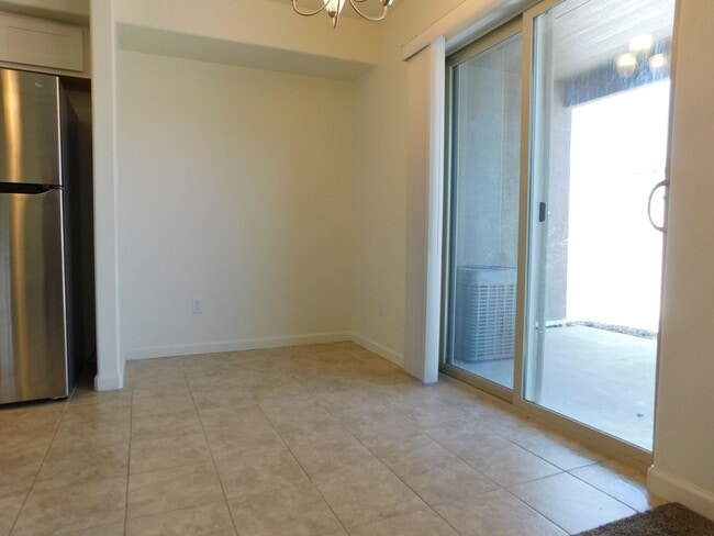 Building Photo - TWO WEEKS FREE RENT!