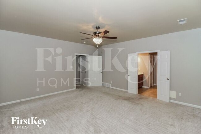Building Photo - 6111 Lubiani Valley Dr