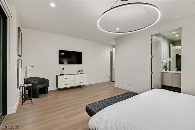 Building Photo - 807 Magnum Cliff Ct