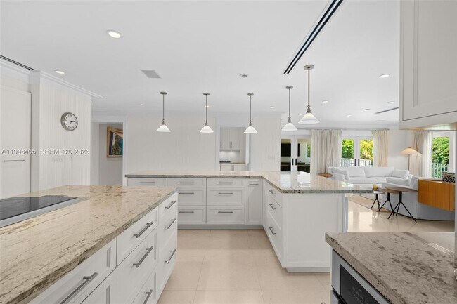 Building Photo - 6831 Sunrise Ct