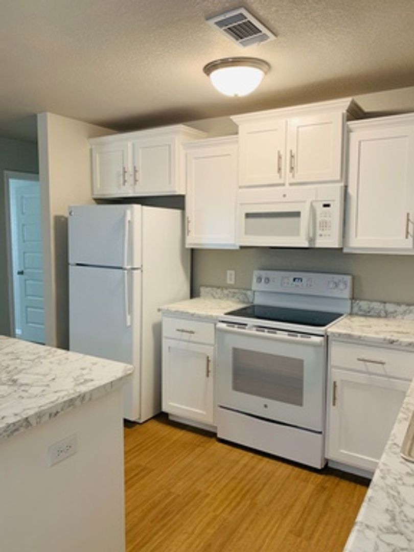 Building Photo - 2121 Ingalls Ln