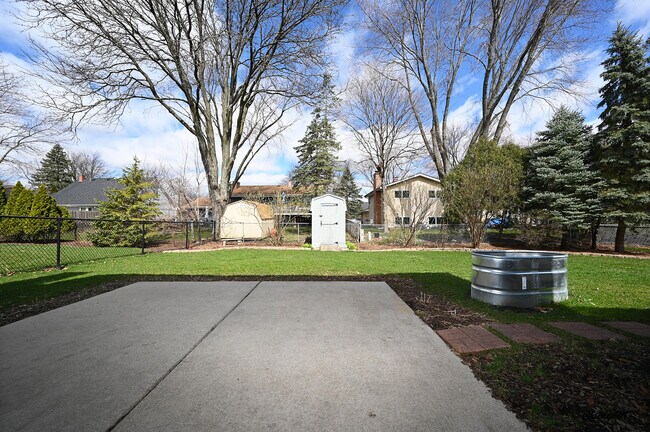 Building Photo - 744 Concord Dr