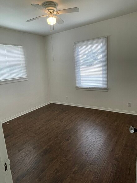 Building Photo - 1567 Ravenna Ave