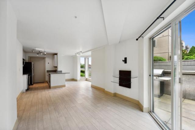 Building Photo - 1 bedroom in Seattle WA 98122