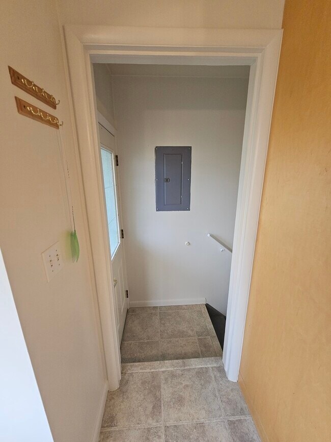 Building Photo - 4 bed 2 bath Home in Murray