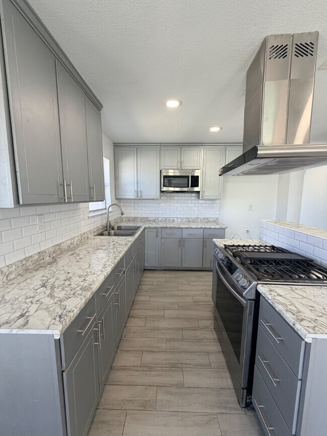 Building Photo - 5729 Saplinas Rd