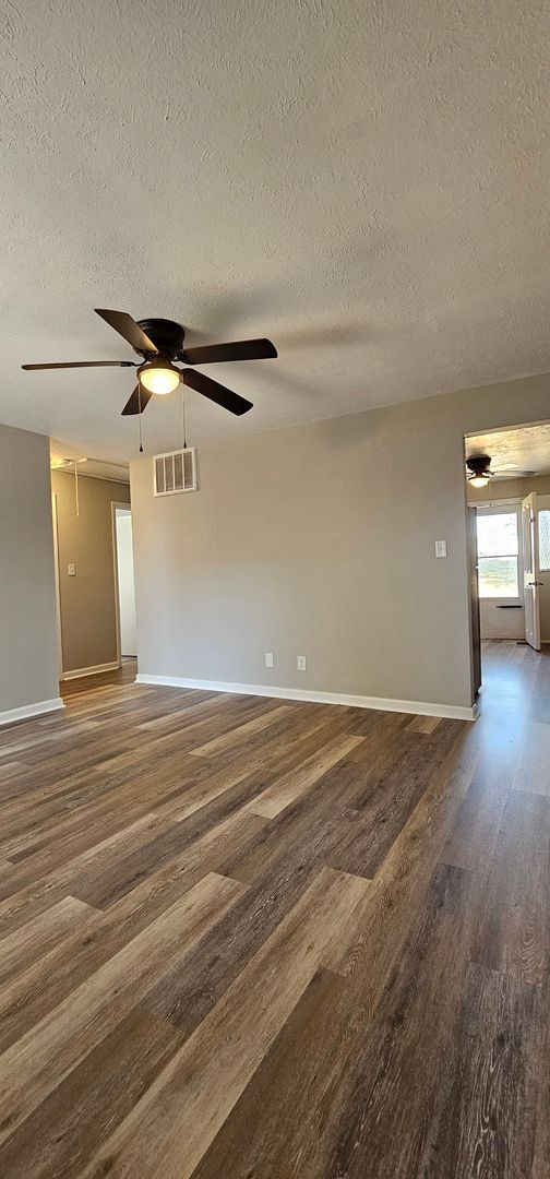 Building Photo - 5462-5462 Misty Ln