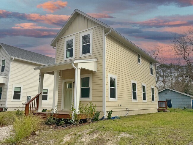 Building Photo - 942 Alexander St