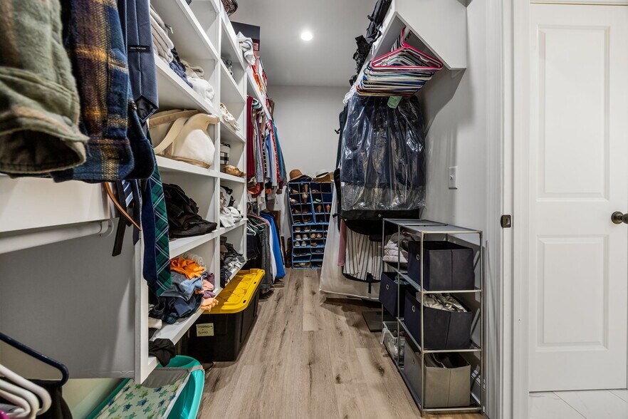 Building Photo - 346 Gun Club Dr