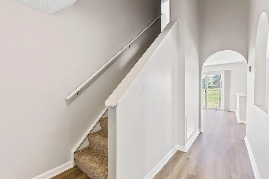 Entry - 8810 Greylag Loop