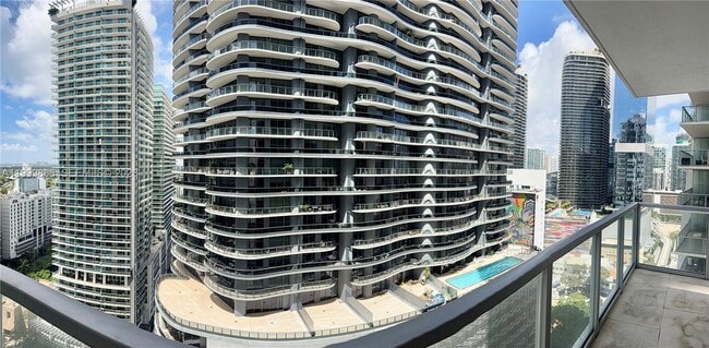 Building Photo - 1050 Brickell Ave