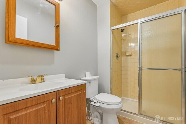 Building Photo - 1216 Thomas Ave