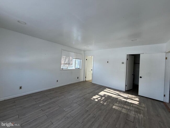 Building Photo - 644 Cooper St