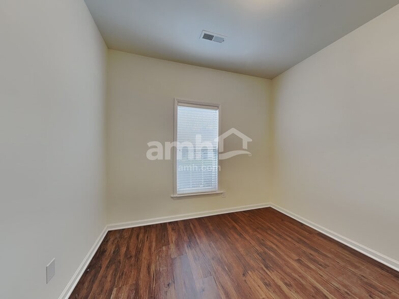 Building Photo - 2488 Somerset Place Dr