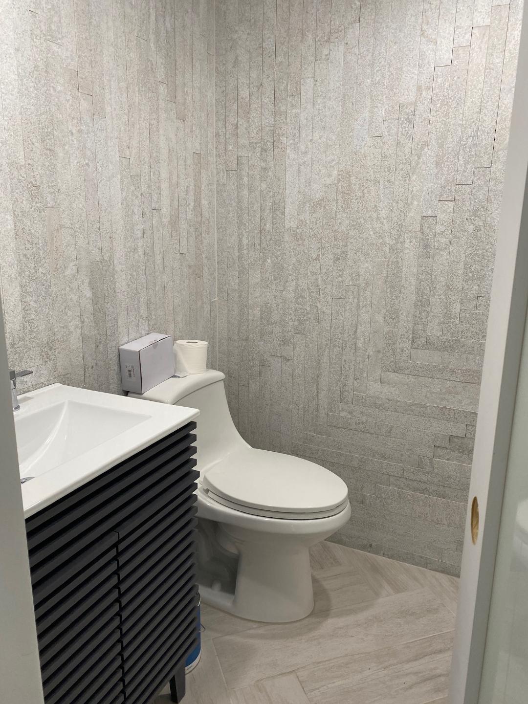 Guest bathroom - 2500 NE 48th Ln