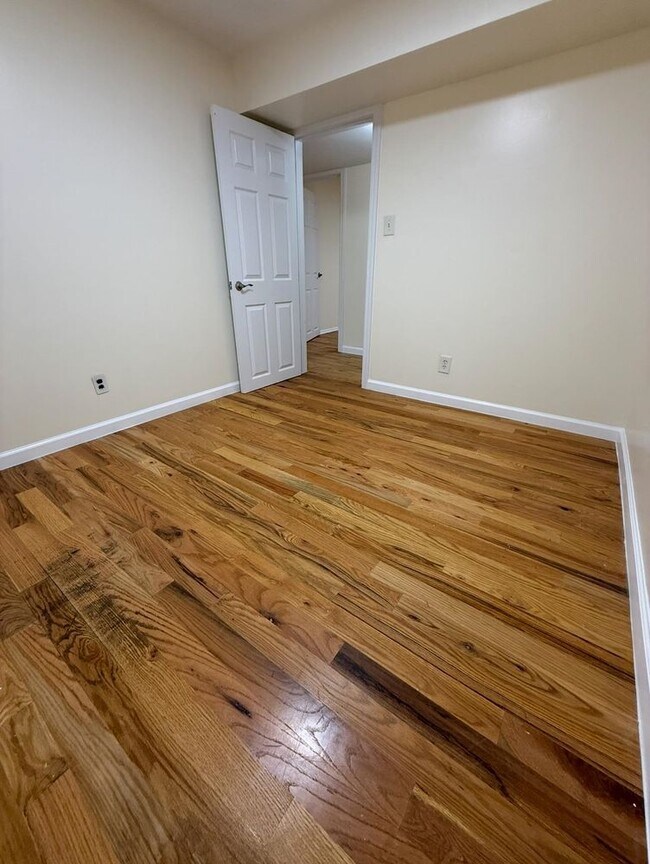 Building Photo - 588 Avenue A