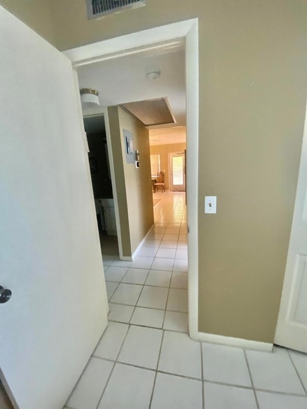 Building Photo - 57 Dorchester E