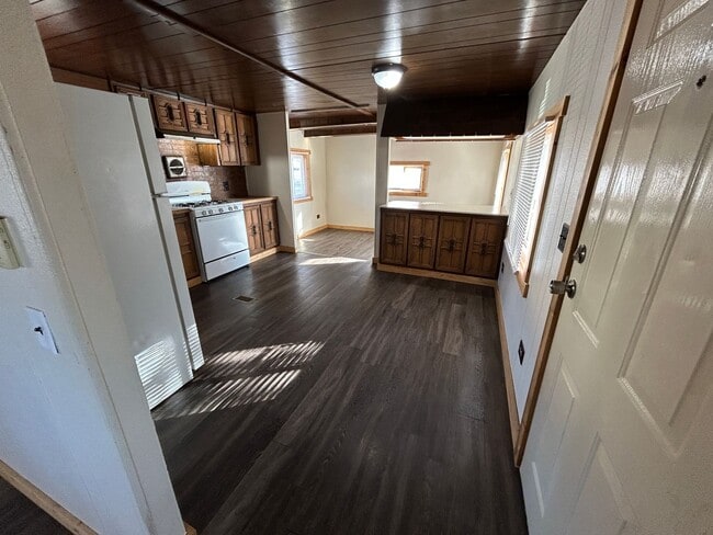 Building Photo - 2 Bedroom 1 Bath Updated Mobile Home in A & J Mobile Home Park