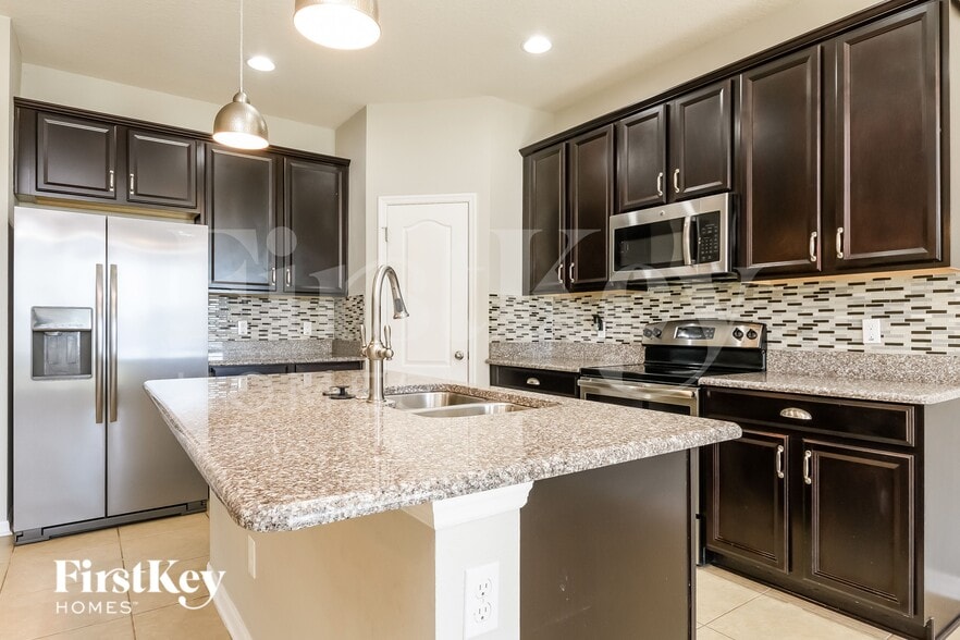 Building Photo - 2501 Isabela Terrace