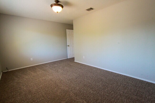 Building Photo - Updated 4 Bedroom • 2.5 Bath • West Round Rock • Downstairs Primary Suite • Two Living Areas • La...