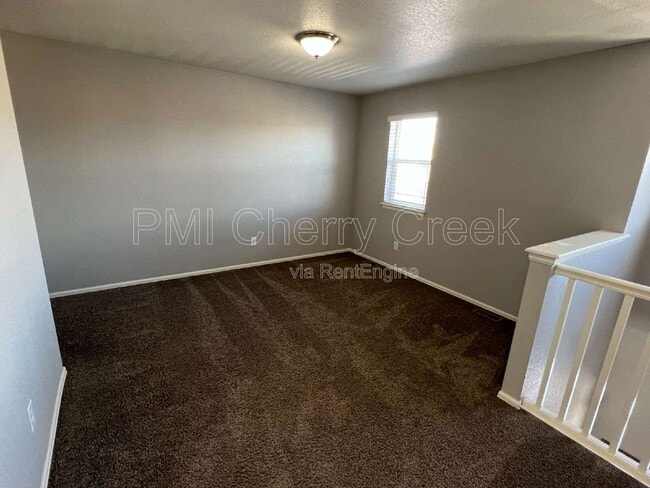 Building Photo - 22472 E Union Cir