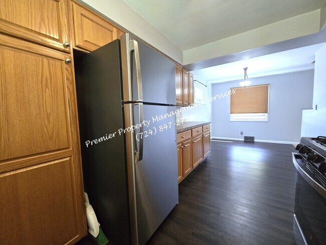 Building Photo - 639 Cohasset Dr