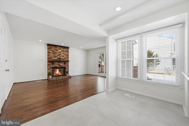 Building Photo - 9500 Windbeat Way