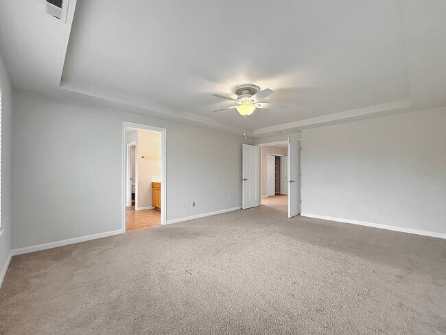 Building Photo - Charming Bothell 4BR Home w/ Bonus, Porch Swing & Private Backyard Awning