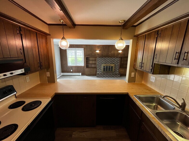 Building Photo - 3315 Walden Run