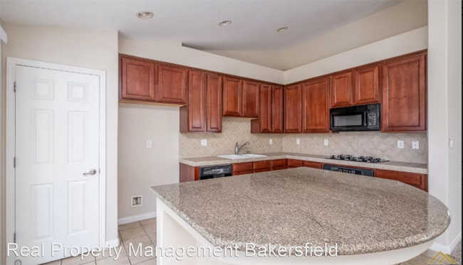 Building Photo - 4 br, 2 bath House - 13325 Boyd Lake Dr