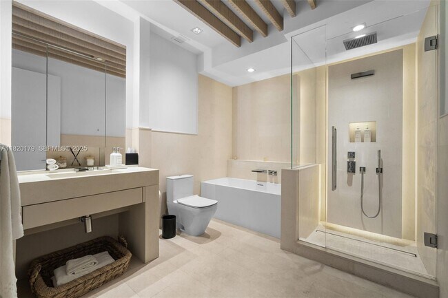 Building Photo - 102 24th St