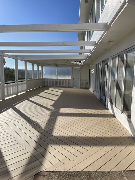 Building Photo - 633 Rocca Ave